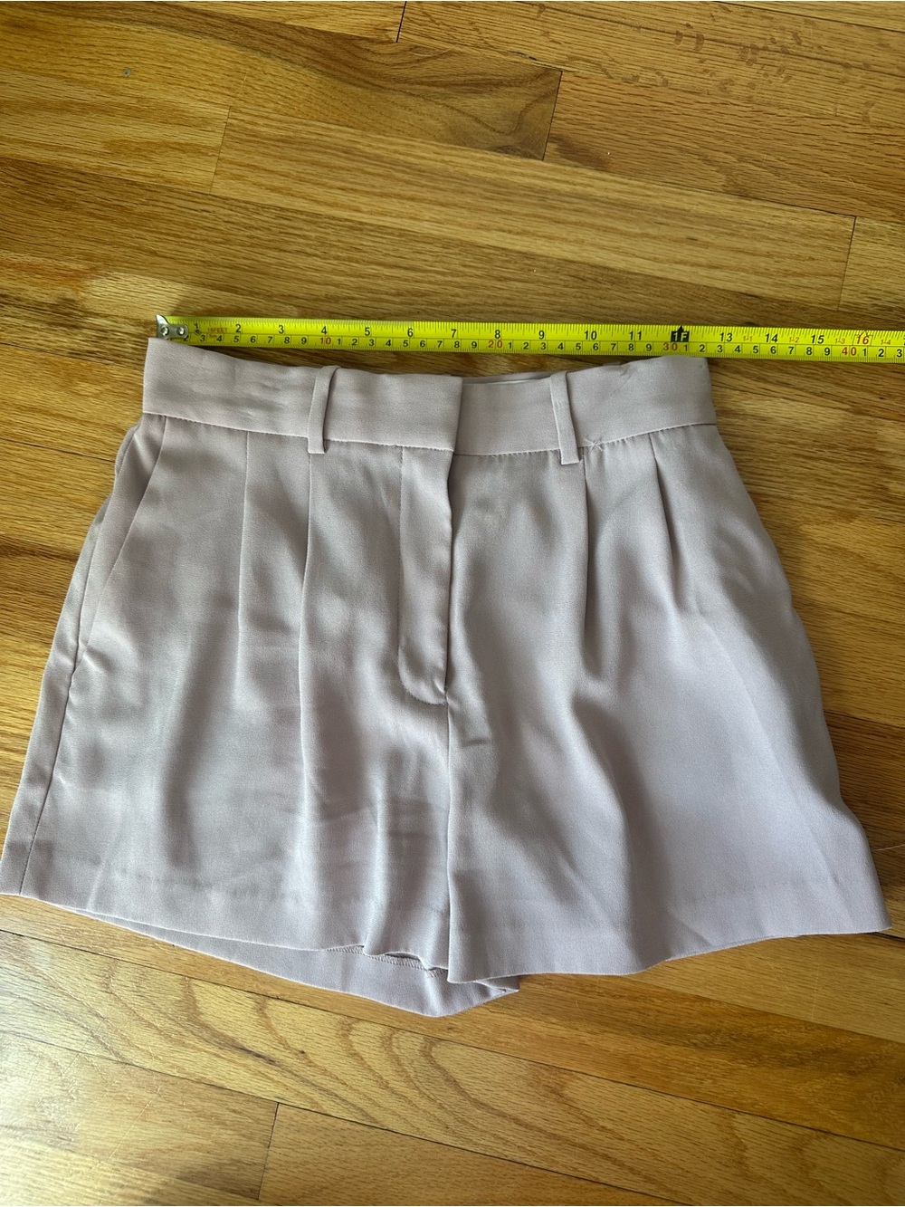 Aritzia Babaton Dusty Light Pink Pleated Mini Short size 2 - Picture 5 of 7